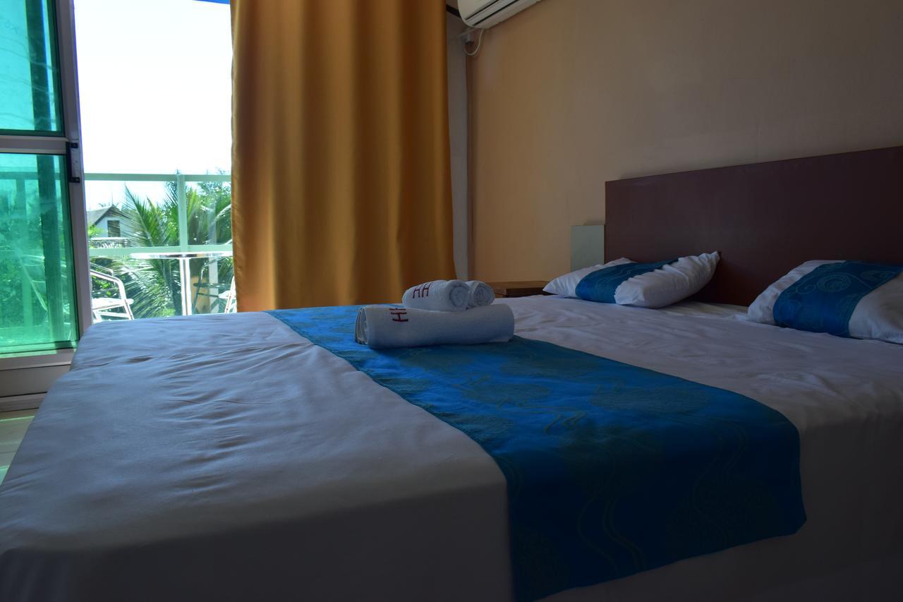 Hypertek Hotel Grand Baie Exteriör bild